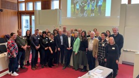 Gruppenfoto von Menschen Gruppenfoto von Menschen